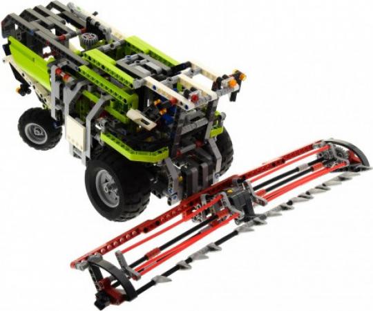 LEGO Technic Combine Harvester (8274), huren vanaf €5,50/week