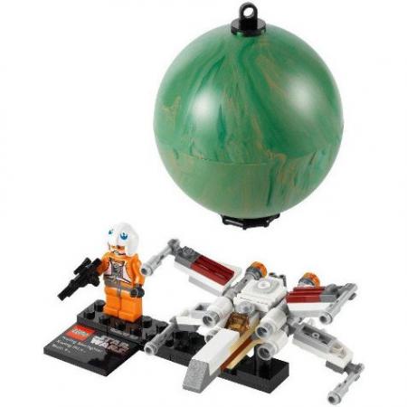 LEGO Star Wars X-wing Starfighter Yavin 4 (9677), huren vanaf €0,50/week