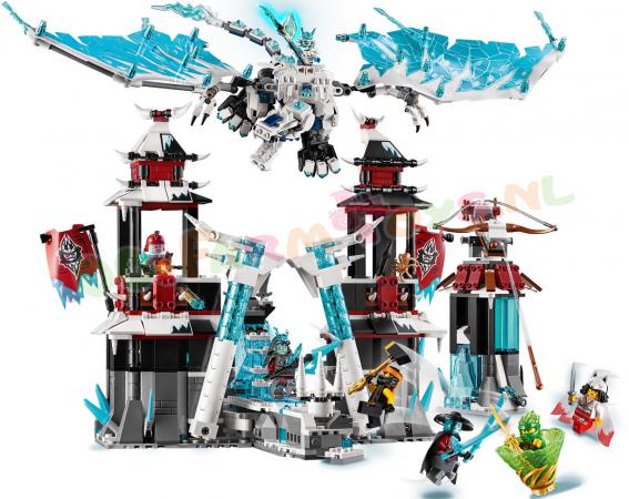 LEGO Ninjago Kasteel van de Verlaten Keizer (70678), huren vanaf €4,75/week